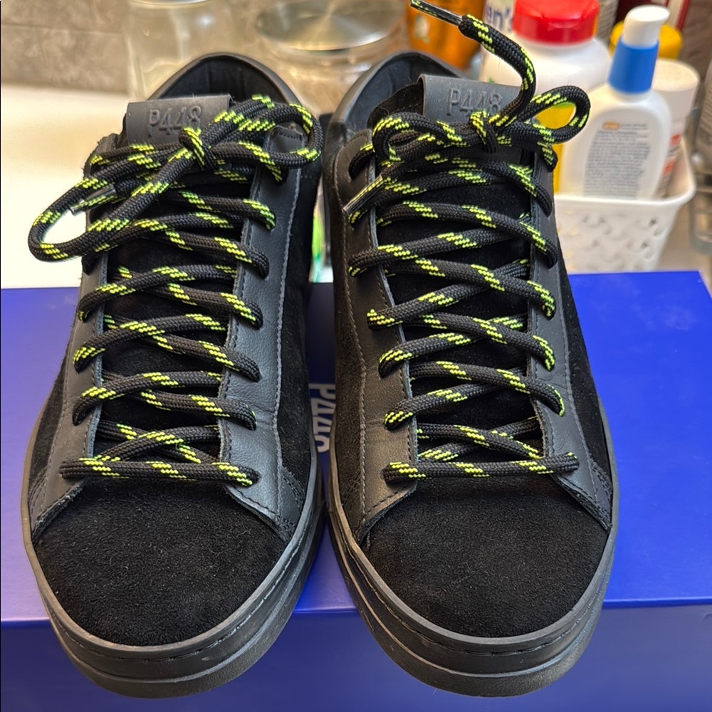 P448 Jack sneakers with neon stripe laces